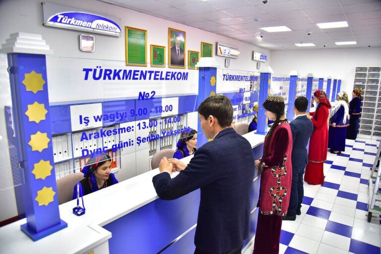 Türkmentelekomyň gyzlary